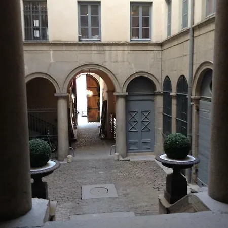 Quai-royale Apartment *